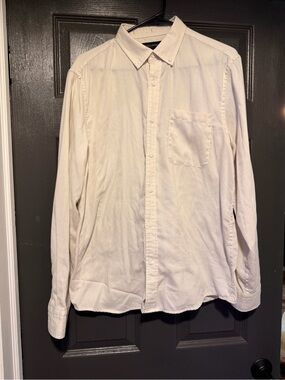 Banana Republic Men's Long-Sleeve Button-Down Shirt in Off-White/Cream
